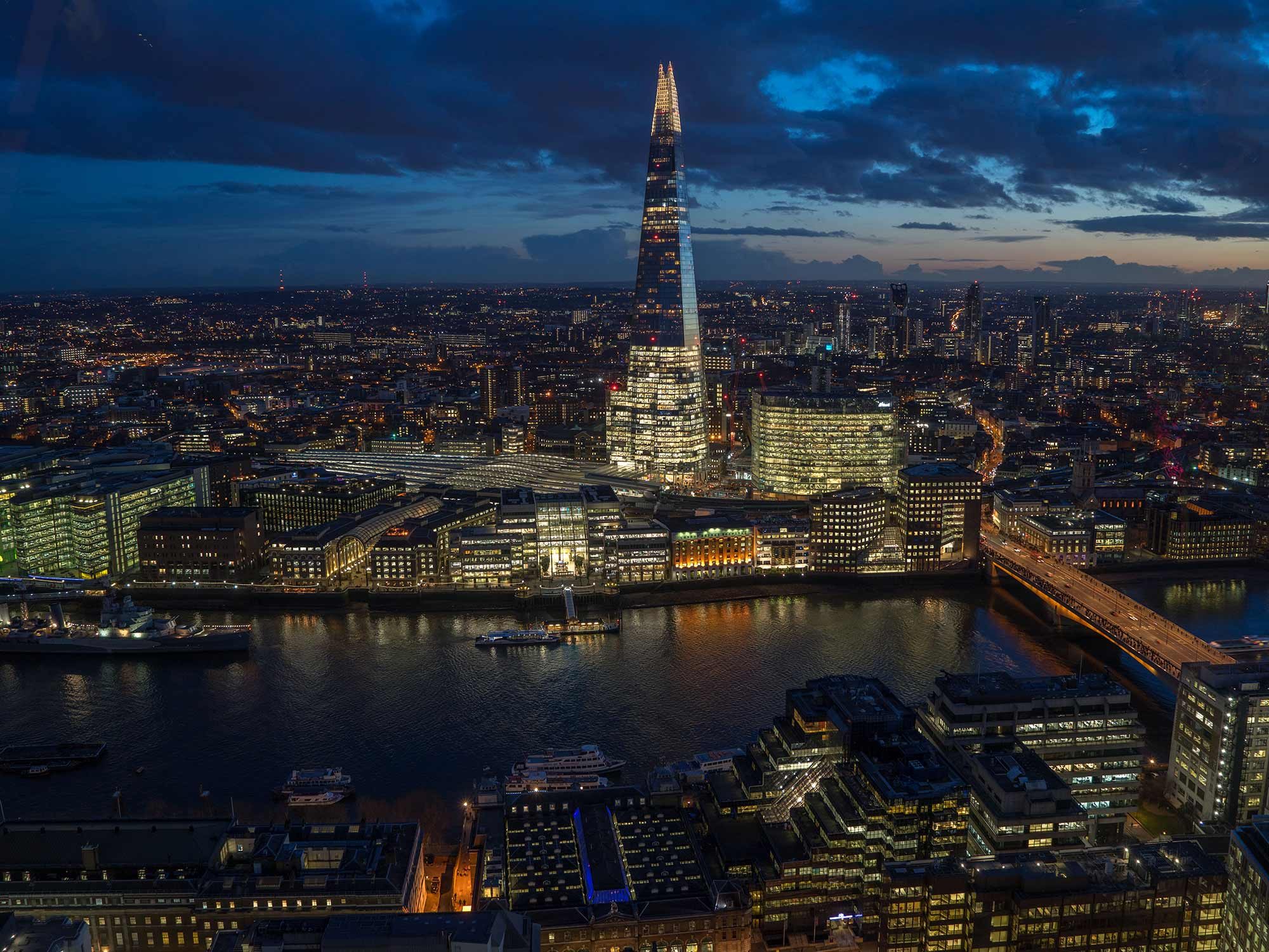 London The Thames at night